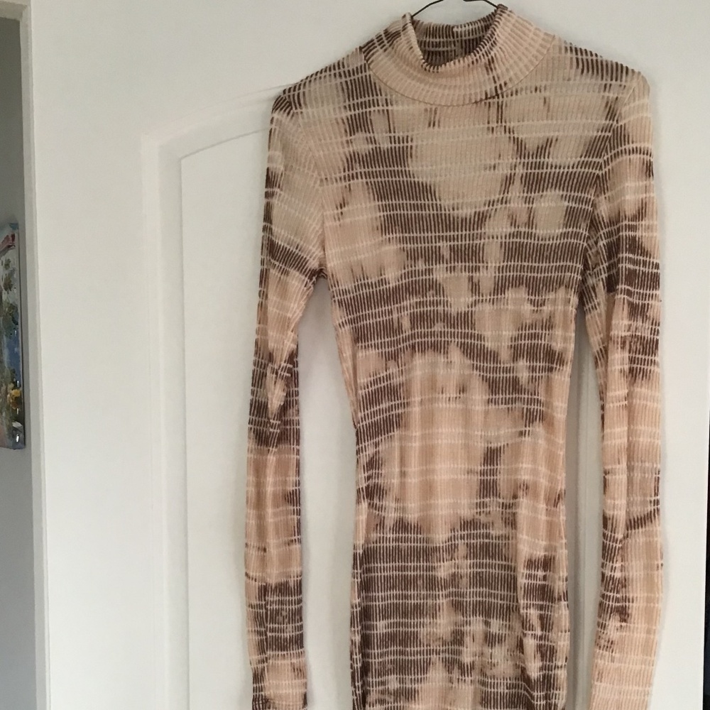 Lulus lightweight sweater dress Long sleeves fitted Size XS